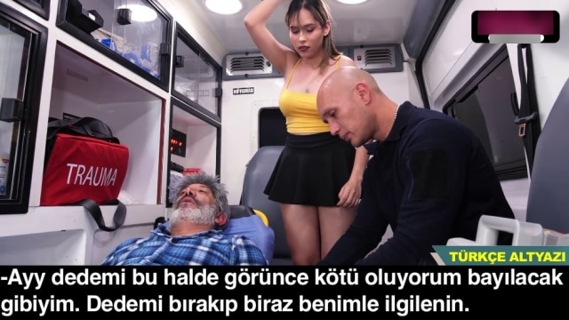 Kalp Krizi Geçiren Büyükbabasını Hastaneye Götürürken Ambulansta Sikişti
